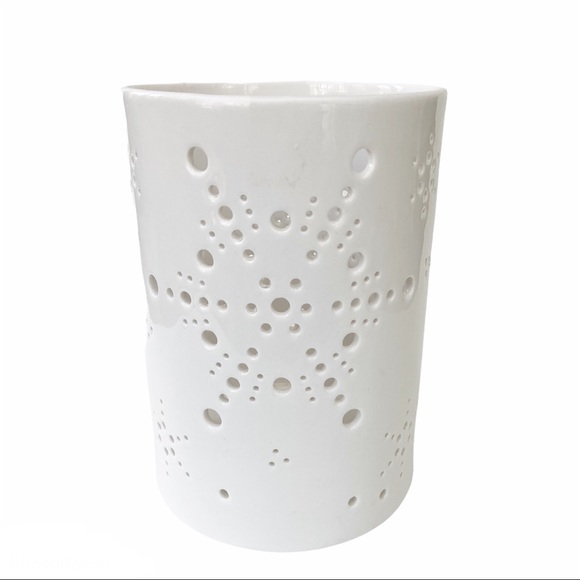 Yankee Candle Wht Snowflake Lantern Candle Holder
